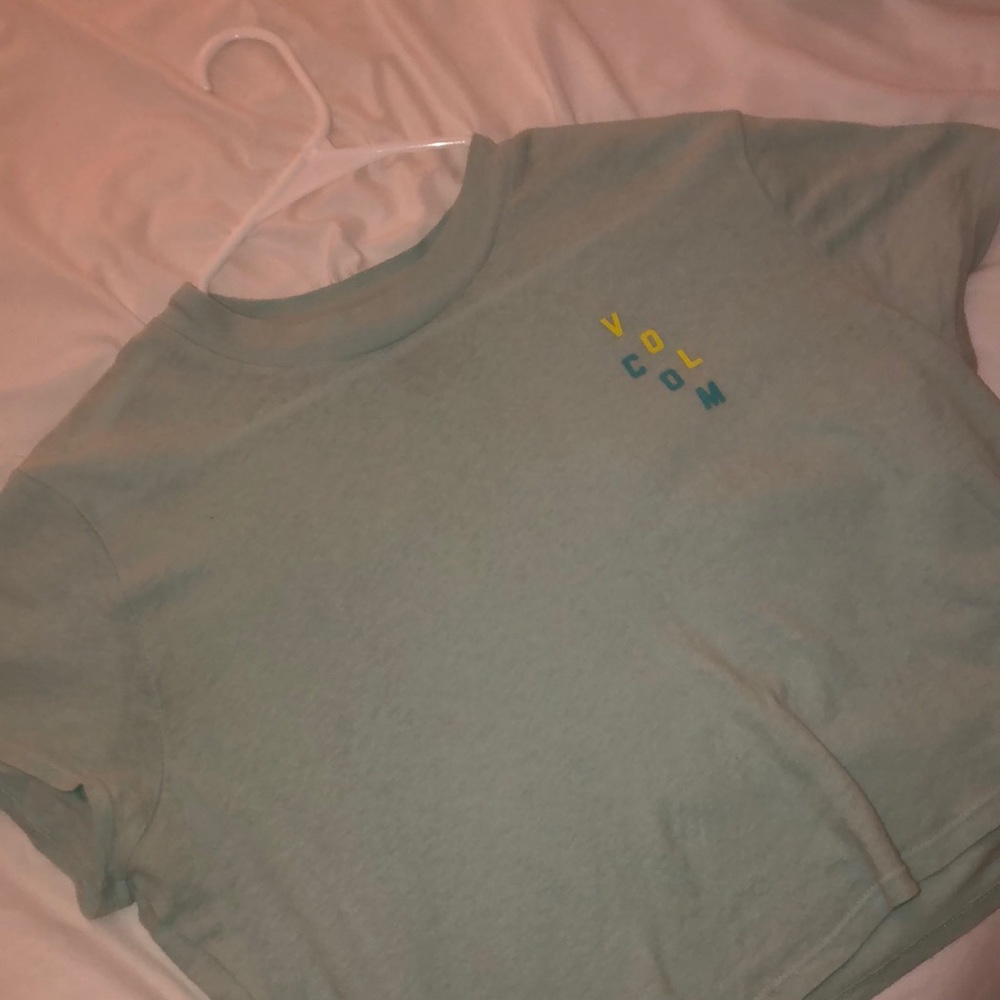 light blue/teal cropped volcom t shirt